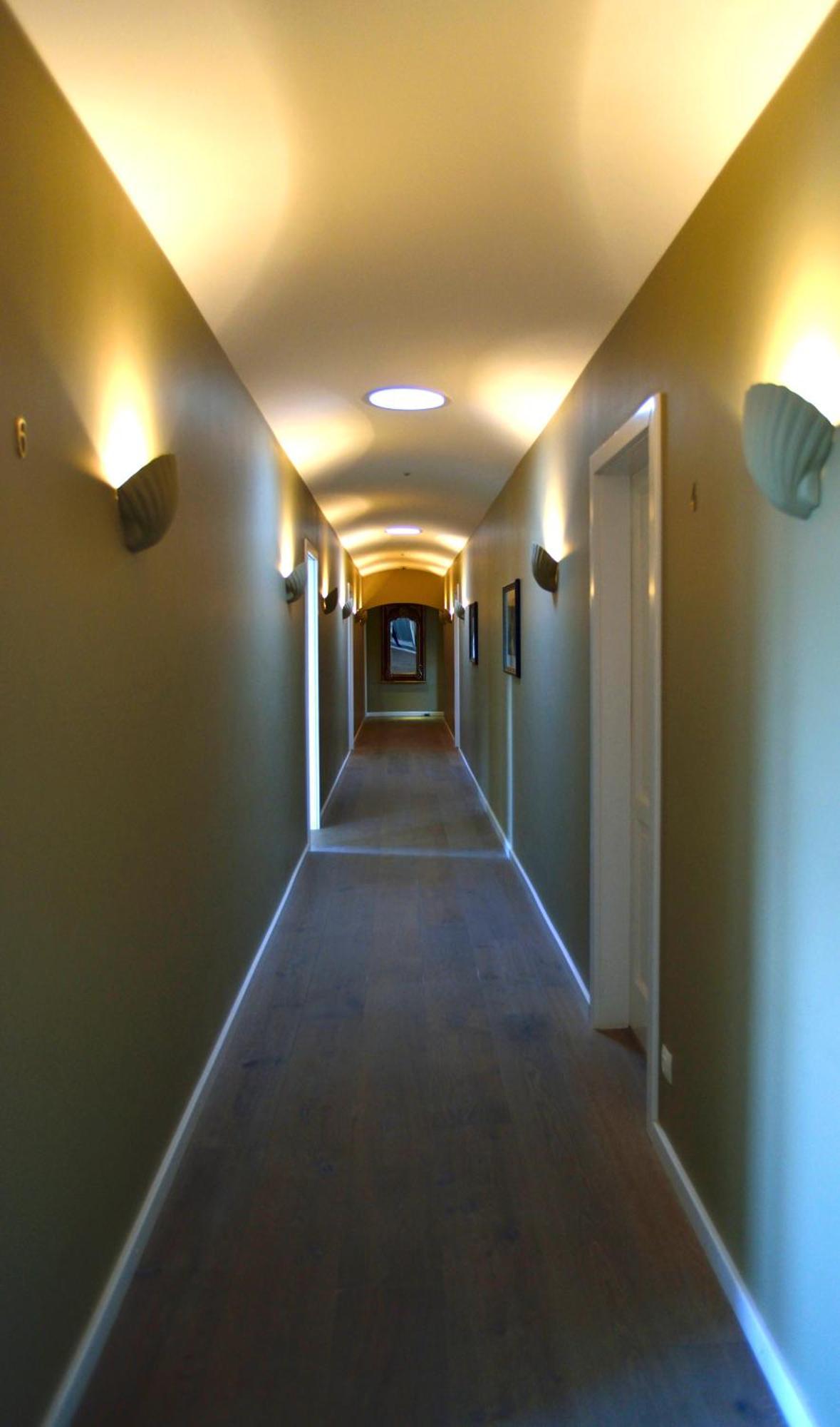 Liszkay Borkuria Hotel Monoszlo ภายนอก รูปภาพ