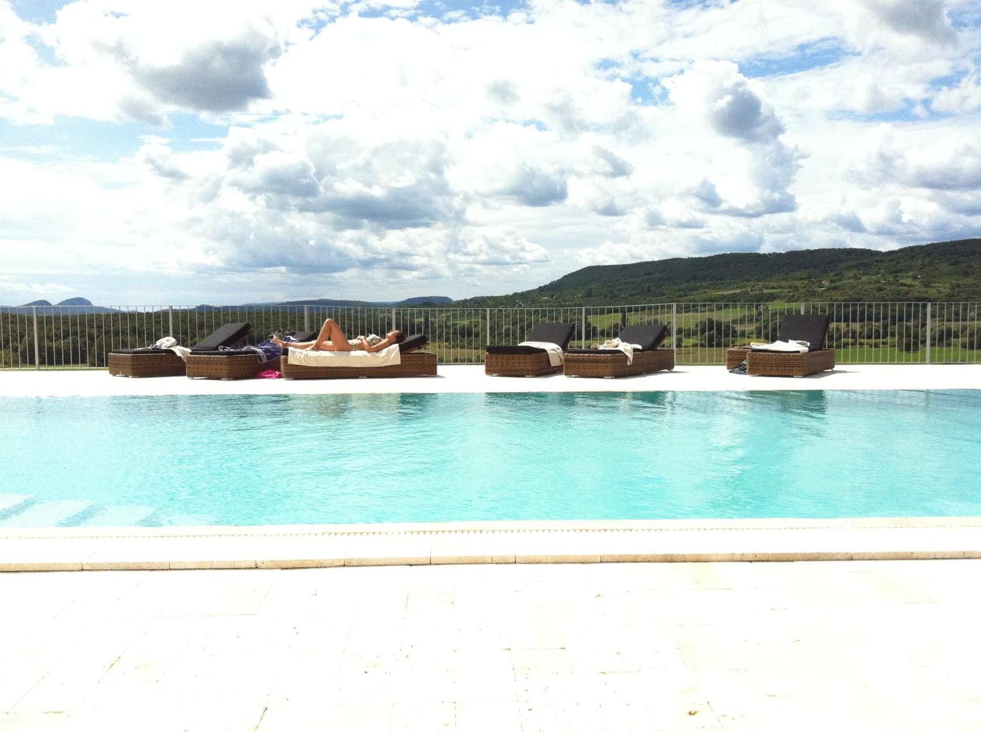 Liszkay Borkuria Hotel Monoszlo ภายนอก รูปภาพ