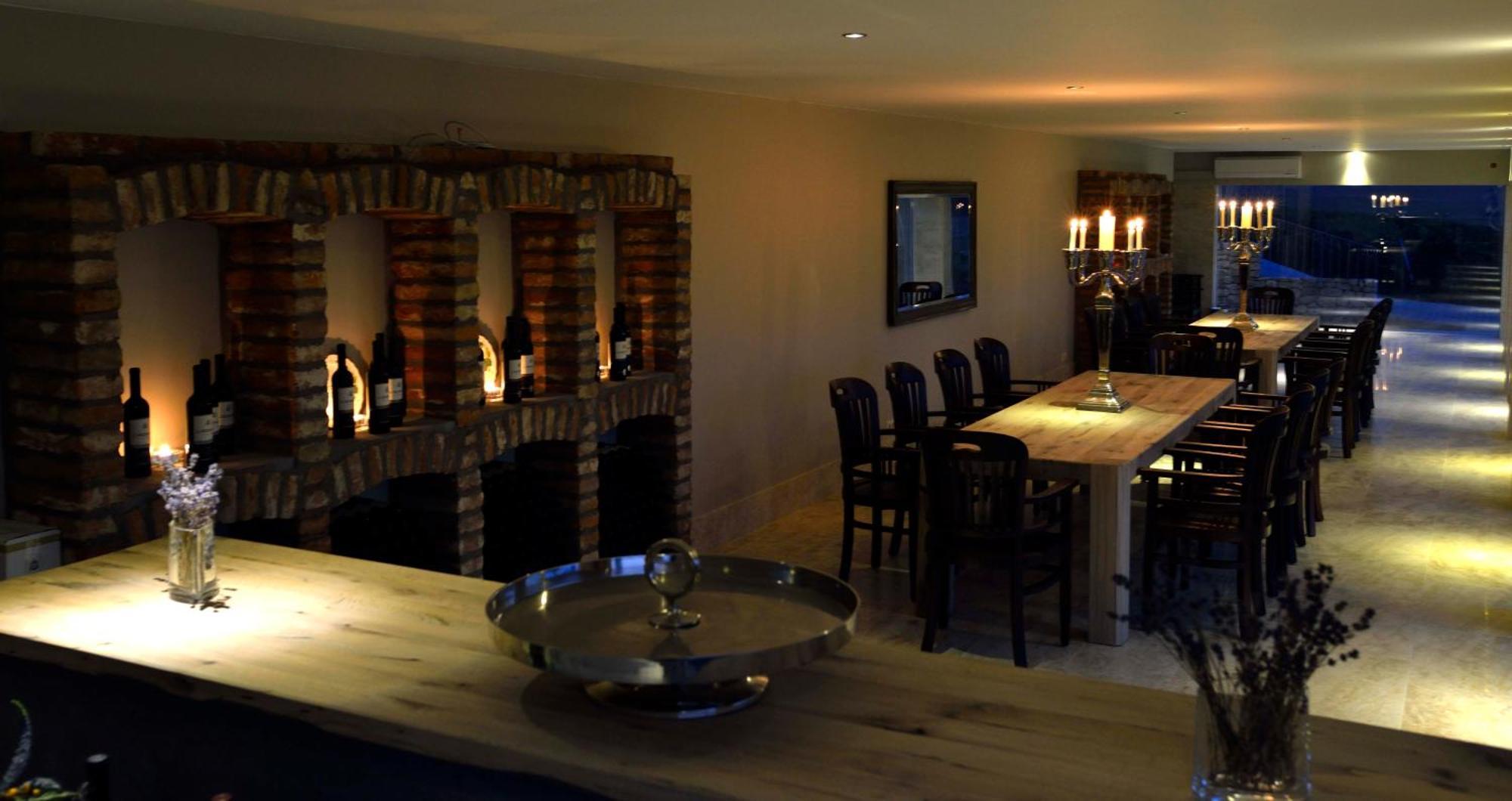 Liszkay Borkuria Hotel Monoszlo ภายนอก รูปภาพ