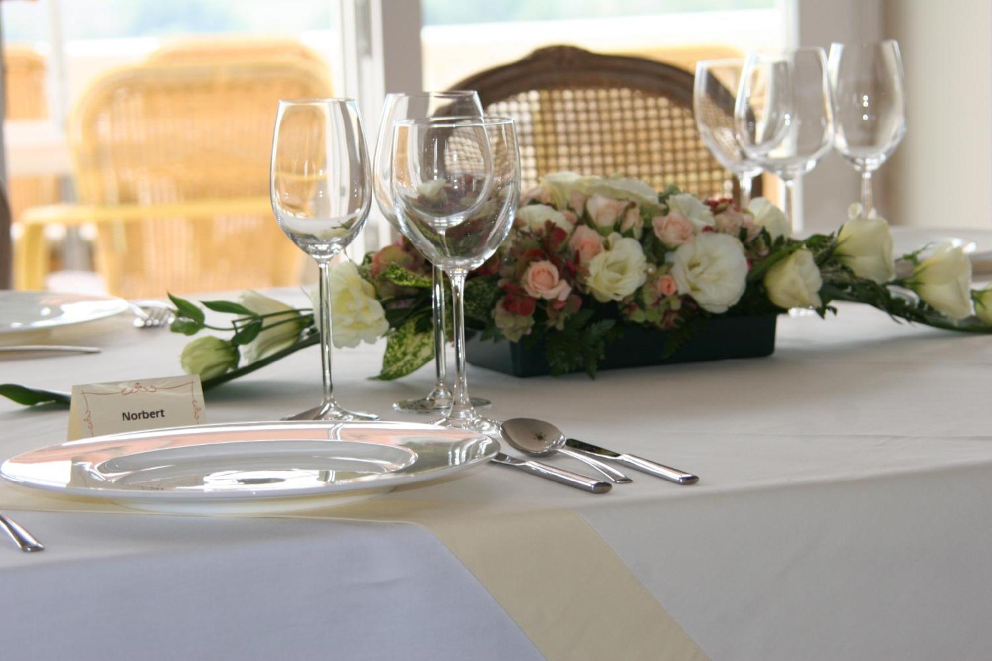 Liszkay Borkuria Hotel Monoszlo ภายนอก รูปภาพ