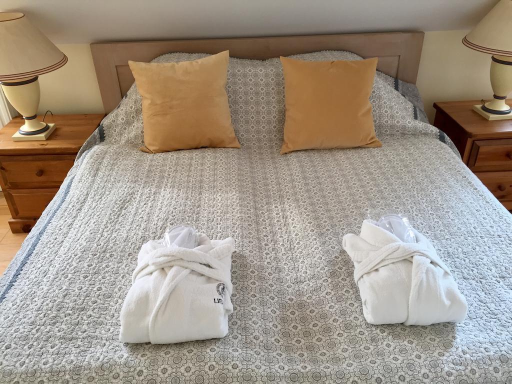 Liszkay Borkuria Hotel Monoszlo ภายนอก รูปภาพ