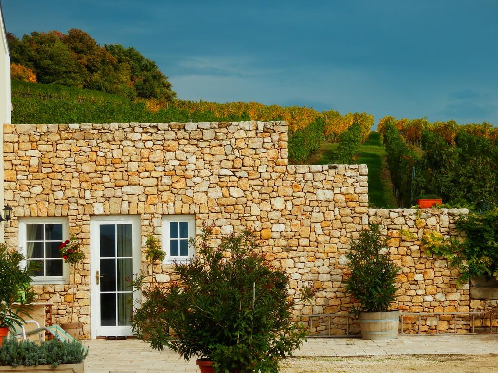 Liszkay Borkuria Hotel Monoszlo ภายนอก รูปภาพ