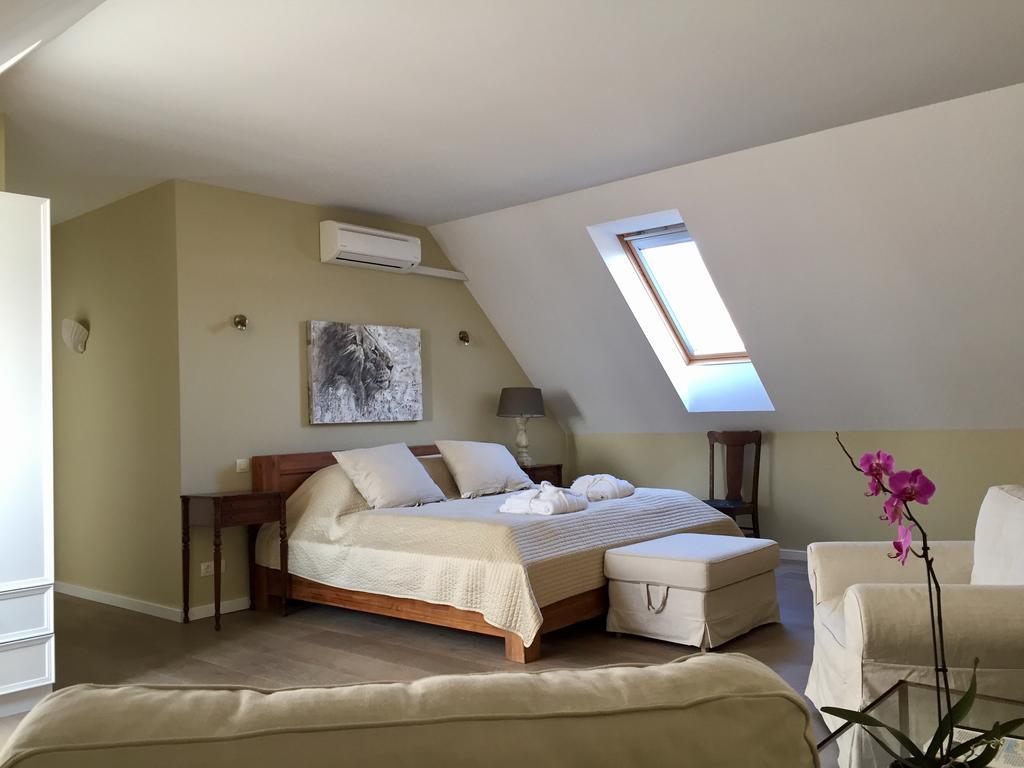 Liszkay Borkuria Hotel Monoszlo ภายนอก รูปภาพ