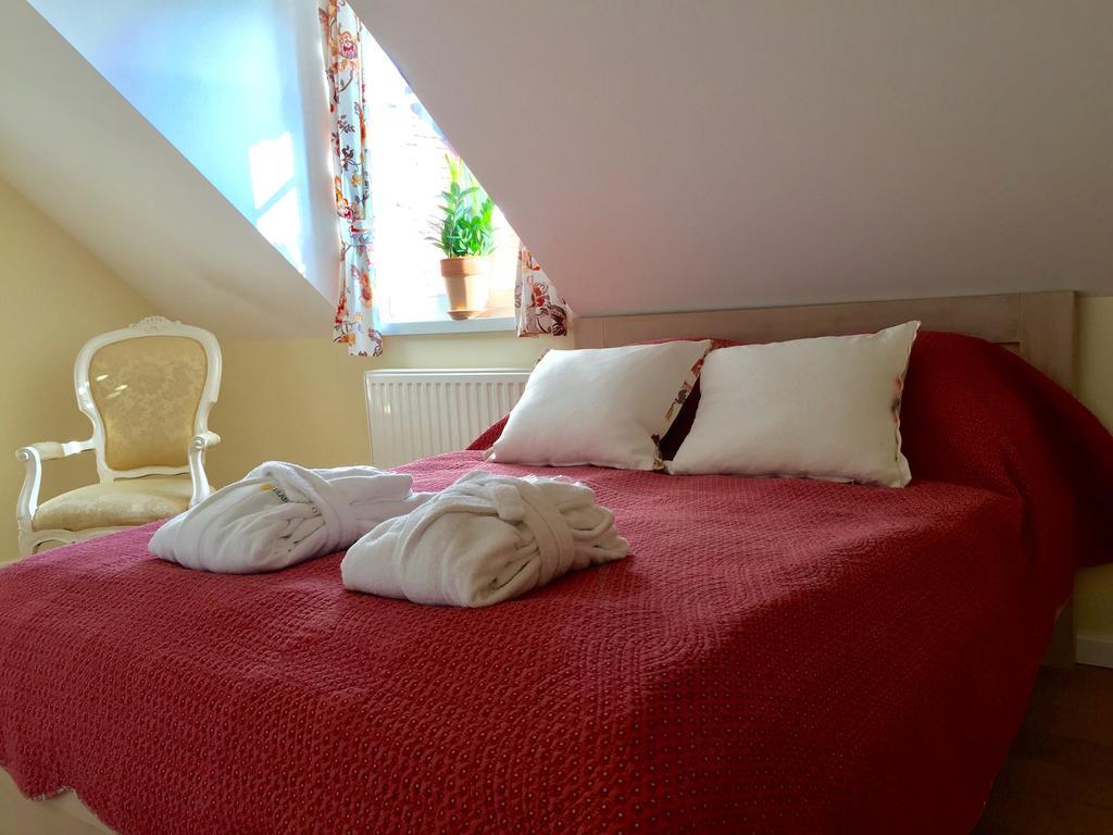Liszkay Borkuria Hotel Monoszlo ภายนอก รูปภาพ